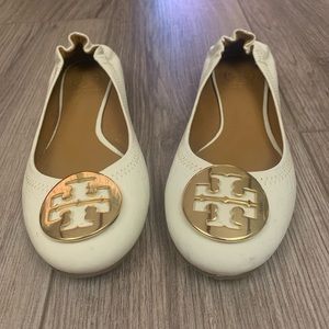 Size 6.5 Tory Burch flats, cream.